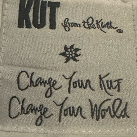 NWT KUT from the Kloth Jenny Walking Short white - Picture 9 of 11